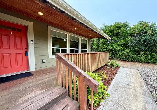 Photo 4 of Single family home for sale at 224 S Oar Loop SW, Ocean Shores, WA 98569 | MLS# NWM2565352 | Listing updated on 2026-09-23