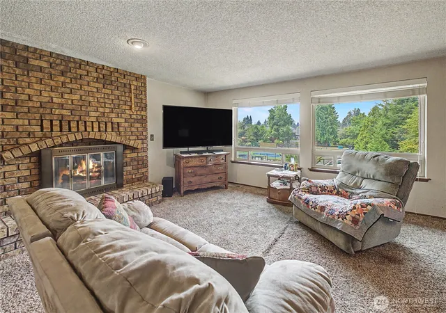 Photo 3 of Sale Pending at 5310 W Tapps Dr E, Lake Tapps, WA 98391 | MLS# NWM2565353 | Listing updated on 2026-09-25