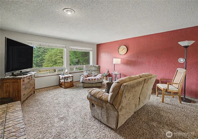 Photo 3 of Sale Pending at 5310 W Tapps Dr E, Lake Tapps, WA 98391 | MLS# NWM2565353 | Listing updated on 2026-09-25
