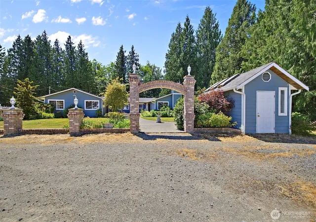 Photo 4 of Single family home for sale at 3915 Silvana Ter Rd, Stanwood, WA 98292 | MLS# NWM2565394 | Listing updated on 2026-09-28