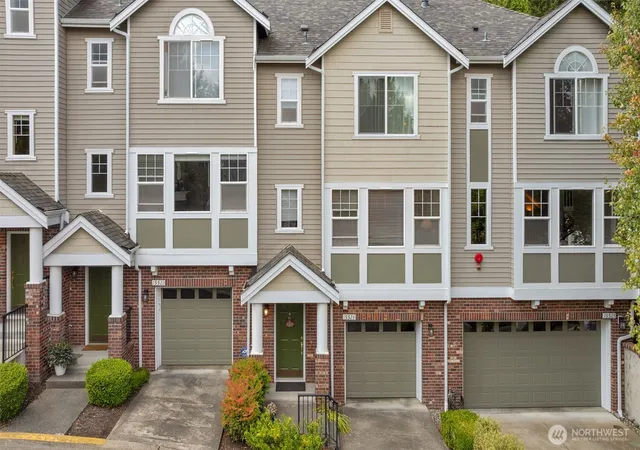 Photo 3 of Townhouse for sale at 15523 133rd Place Ne, Woodinville, WA 98072 | MLS# NWM2565396 | Listing updated on 2026-09-23