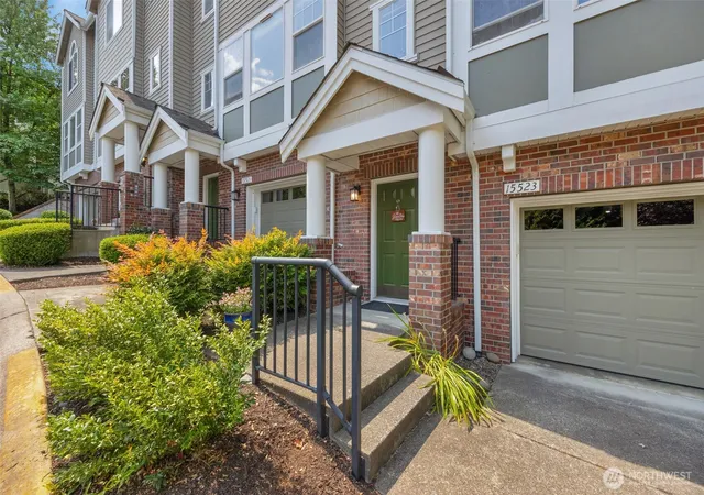 Photo 3 of Townhouse for sale at 15523 133rd Place NE, Woodinville, WA 98072 | MLS# NWM2565396 | Listing updated on 2026-09-23