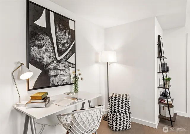 Photo 4 of Condo for sale at 5819 Phinney Ave N #305, Seattle, WA 98103 | MLS# NWM2565409 | Listing updated on 2026-10-01