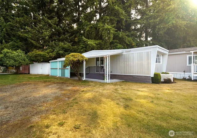 Photo 3 of Manufactured home for sale at 9403 Pierce Ln #6, Sedro Woolley, WA 98284 | MLS# NWM2565421 | Listing updated on 2026-09-30