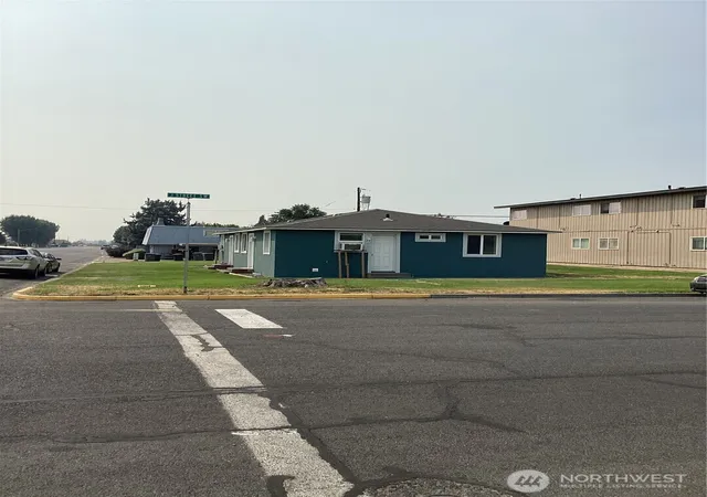 Photo 3 of Multi family home for sale at 10031005 Sw 1st Avenue, Quincy, WA 98848 | MLS# NWM2565442 | Listing updated on 2026-09-23