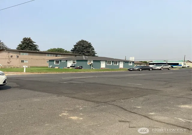 Photo 4 of House for sale at 10031005 SW 1st Avenue, Quincy, WA 98848 | MLS# NWM2565442 | Listing updated on 2026-09-23