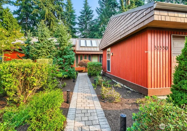 Photo 2 of Sale Pending at 31550 39th Avenue Sw, Federal Way, WA 98023 | MLS# NWM2565446 | Listing updated on 2026-09-25