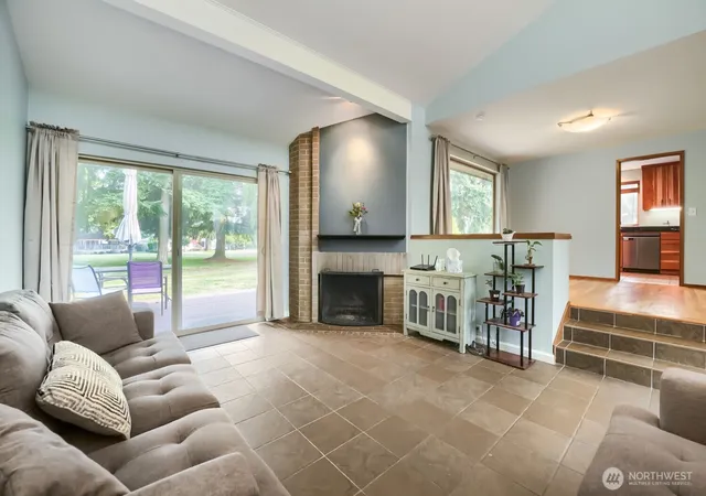 Photo 3 of Sale Pending at 31550 39th Avenue SW, Federal Way, WA 98023 | MLS# NWM2565446 | Listing updated on 2026-09-25