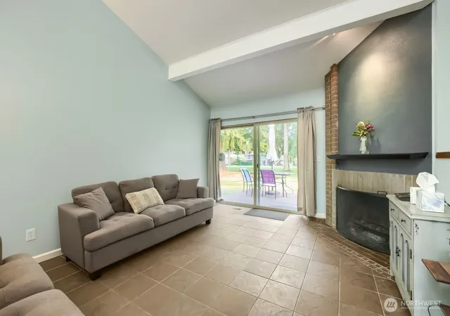 Photo 4 of Sale Pending at 31550 39th Avenue SW, Federal Way, WA 98023 | MLS# NWM2565446 | Listing updated on 2026-09-25