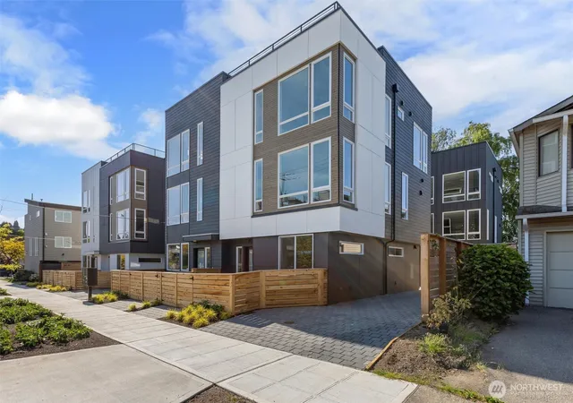 Photo 3 of Townhouse for sale at 813 Nw 63rd Street, Seattle, WA 98107 | MLS# NWM2565454 | Listing updated on 2026-09-30