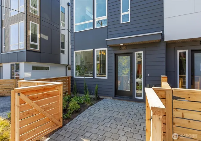 Photo 3 of Townhouse for sale at 813 NW 63rd Street, Seattle, WA 98107 | MLS# NWM2565454 | Listing updated on 2026-09-30