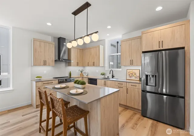 Photo 4 of Townhouse for sale at 813 NW 63rd Street, Seattle, WA 98107 | MLS# NWM2565454 | Listing updated on 2026-09-30
