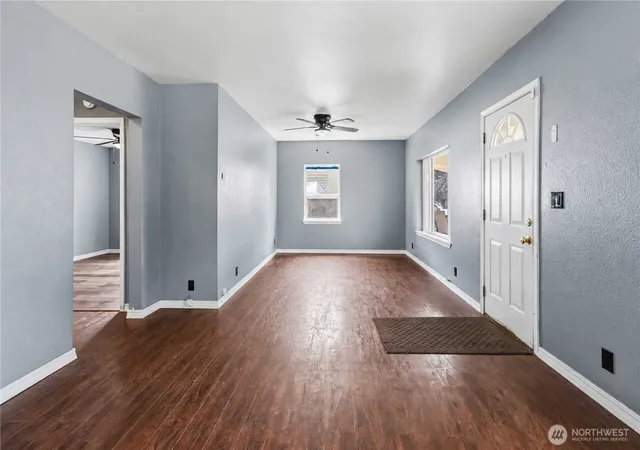 Photo 3 of Single family home for sale at 440 20th Avenue, Longview, WA 98632 | MLS# NWM2565465 | Listing updated on 2026-09-23