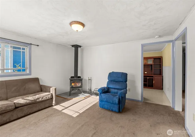 Photo 4 of Sale Pending at 1811 Beach St, Centralia, WA 98531 | MLS# NWM2565467 | Listing updated on 2026-09-29