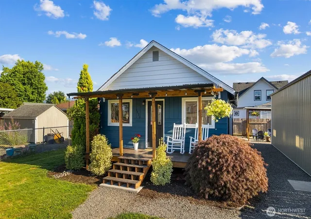 Photo 3 of Sale Pending at 1425 Collins Rd, Buckley, WA 98321 | MLS# NWM2565471 | Listing updated on 2026-08-18