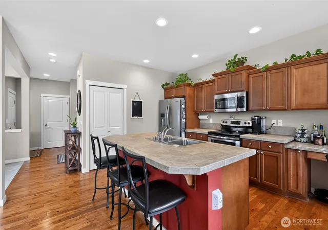 Photo 3 of Sale Pending at 5308 Kelsey Ln E, Fife, WA 98424 | MLS# NWM2565473 | Listing updated on 2026-09-25