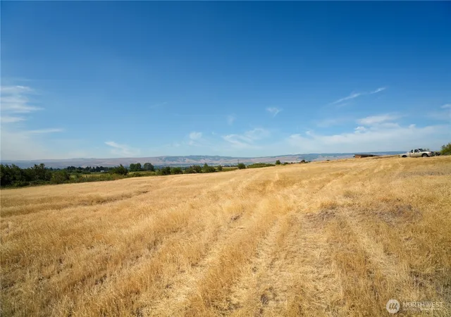 Photo 1 of Sale Pending at 1107 Saddlerock Dr, Ellensburg, WA 98926 | MLS# NWM2565515 | Listing updated on 2026-09-01