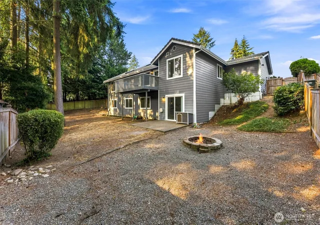 Photo 2 of Single family home for sale at 17222 92nd Avenue E, Puyallup, WA 98375 | MLS# NWM2565517 | Listing updated on 2026-09-23