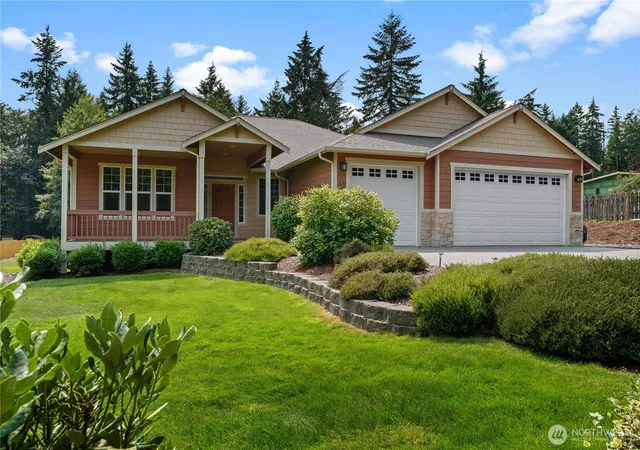 Photo 3 of Single family home for sale at 40 Carson Ave Se, Port Orchard, WA 98366 | MLS# NWM2565521 | Listing updated on 2026-09-25