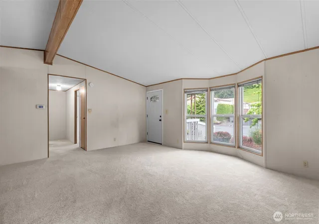 Photo 3 of Manufactured home for sale at 5810 Fleming St #82, Everett, WA 98203 | MLS# NWM2565530 | Listing updated on 2026-09-23
