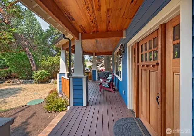 Photo 3 of Single family home for sale at 9556 Phinney Ave N, Seattle, WA 98103 | MLS# NWM2565535 | Listing updated on 2026-09-29