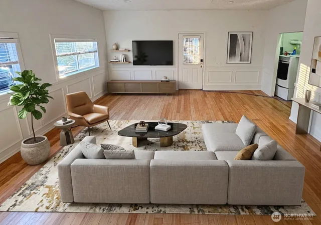 Photo 3 of Single family home for sale at 32558 7th Place S, Federal Way, WA 98003 | MLS# NWM2565538 | Listing updated on 2026-09-21