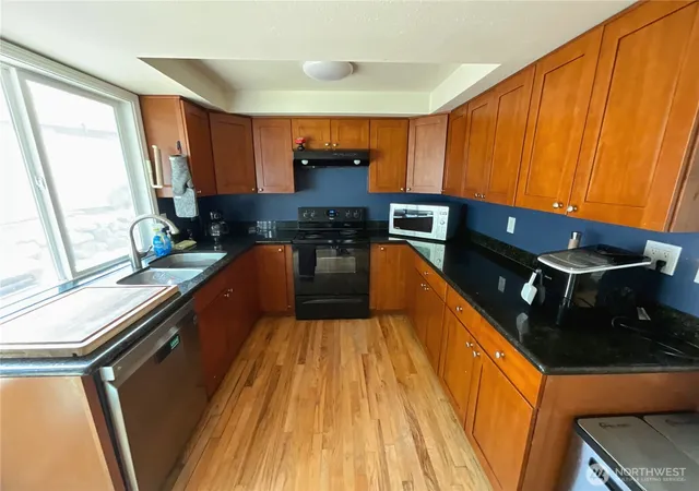 Photo 4 of Single family home for sale at 32558 7th Place S, Federal Way, WA 98003 | MLS# NWM2565538 | Listing updated on 2026-09-21