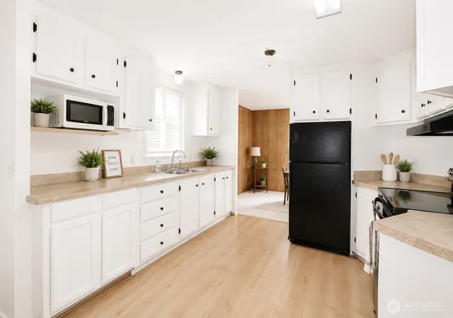 Photo 2 of Manufactured home for sale at 3611 Ne I St #6, Auburn, WA 98002 | MLS# NWM2565539 | Listing updated on 2026-09-23