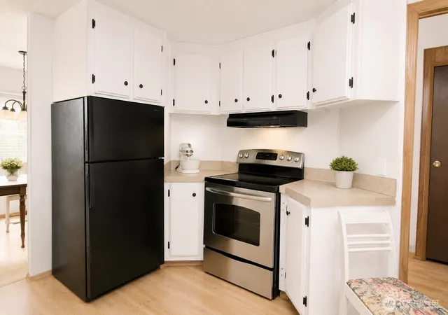 Photo 3 of Manufactured home for sale at 3611 Ne I St #6, Auburn, WA 98002 | MLS# NWM2565539 | Listing updated on 2026-09-23