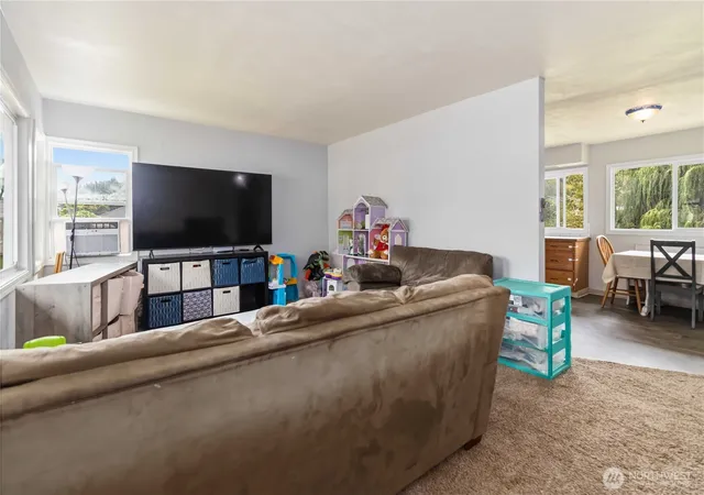 Photo 3 of Single family home for sale at 109 Merritt Dr, Longview, WA 98632 | MLS# NWM2565559 | Listing updated on 2026-09-24