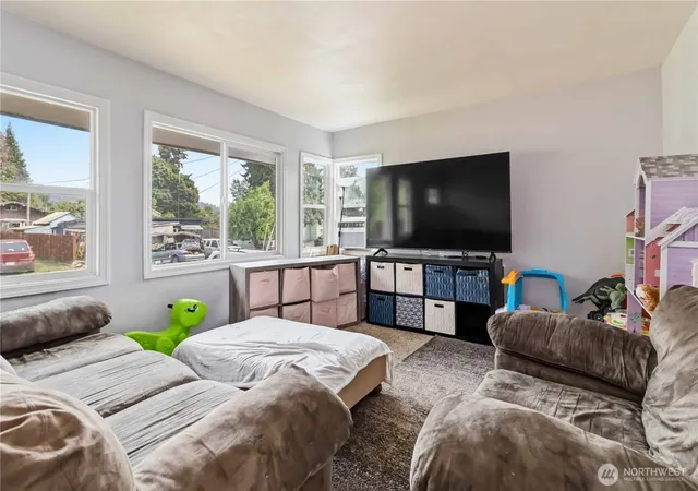 Photo 4 of Single family home for sale at 109 Merritt Dr, Longview, WA 98632 | MLS# NWM2565559 | Listing updated on 2026-09-24