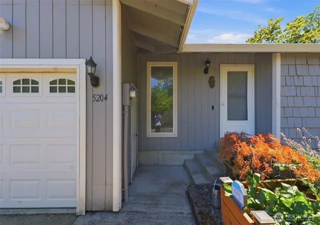 Photo 3 of Sale Pending at 5204 65th Avenue W, University Place, WA 98467 | MLS# NWM2565590 | Listing updated on 2026-09-25