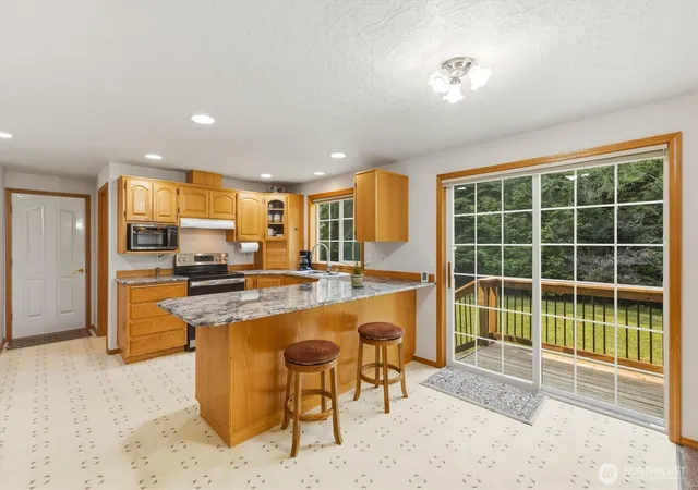 Photo 3 of Single family home for sale at 558 Spruce Crk Rd, Longview, WA 98632 | MLS# NWM2565621 | Listing updated on 2026-09-23