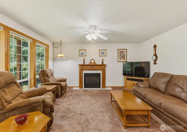 Photo 4 of Single family home for sale at 558 Spruce Crk Rd, Longview, WA 98632 | MLS# NWM2565621 | Listing updated on 2026-09-23