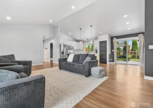 Photo 4 of Single family home for sale at 119 Cornerstone Dr, Sumas, WA 98295 | MLS# NWM2565626 | Listing updated on 2026-09-23