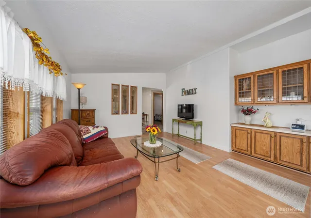 Photo 4 of Manufactured home for sale at 3611 I St NE #238, Auburn, WA 98002 | MLS# NWM2565637 | Listing updated on 2026-09-24