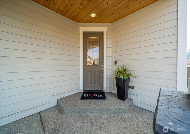 Photo 3 of Single family home for sale at 17330 128th Avenue Ct E, Puyallup, WA 98374 | MLS# NWM2565643 | Listing updated on 2026-10-01