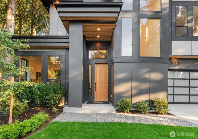 Photo 3 of Sale Pending at 15019 Se 16th Street, Bellevue, WA 98007 | MLS# NWM2565665 | Listing updated on 2026-09-29