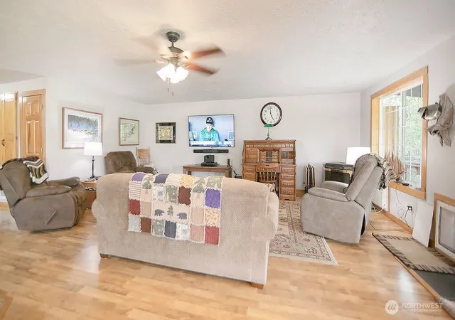 Photo 3 of Sale Pending at 205 Lamar Rd, Silverlake, WA 98645 | MLS# NWM2565669 | Listing updated on 2026-08-12