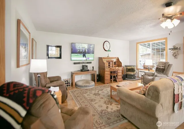 Photo 3 of Sale Pending at 205 Lamar Rd, Silverlake, WA 98645 | MLS# NWM2565669 | Listing updated on 2026-08-12