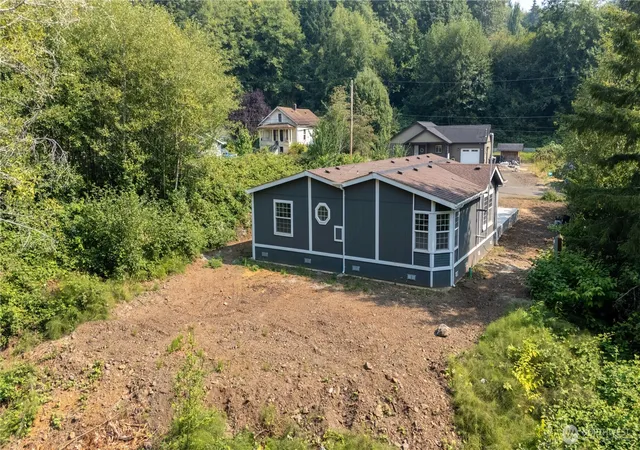 Photo 2 of Manufactured home for sale at 438 E Mommsen St, Mc Cleary, WA 98557 | MLS# NWM2565673 | Listing updated on 2026-09-23
