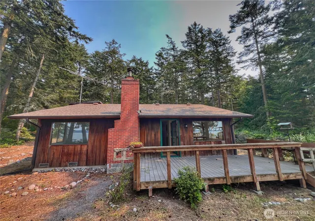 Photo 1 of Single family home for sale at 1129 Lopez Rd, Lopez Island, WA 98261 | MLS# NWM2565688 | Listing updated on 2026-10-01