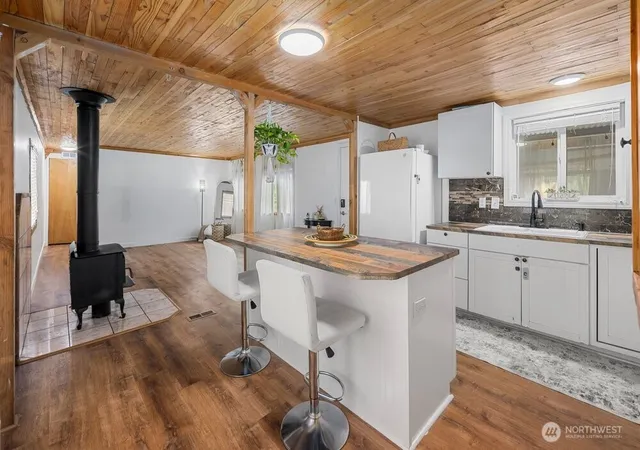Photo 3 of Manufactured home for sale at 13118 Lost Lake Rd #16, Snohomish, WA 98296 | MLS# NWM2565693 | Listing updated on 2026-09-23