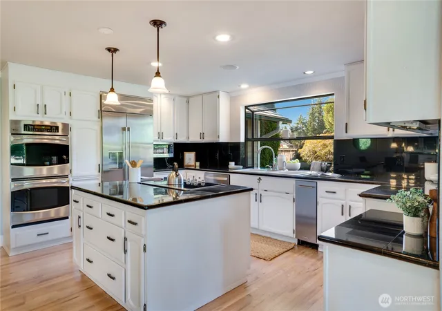 Photo 4 of Single family home for sale at 11409 Cloverdale Ct SW, Lakewood, WA 98499 | MLS# NWM2565698 | Listing updated on 2026-09-23