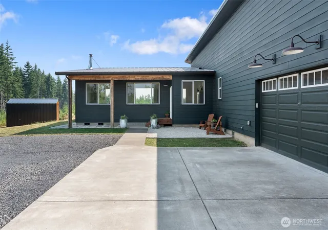 Photo 3 of Sale Pending at 115 Weatherby Ln, Chehalis, WA 98532 | MLS# NWM2565701 | Listing updated on 2026-09-29
