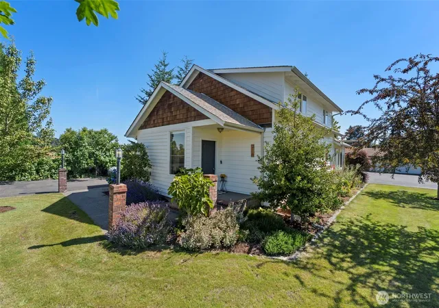 Photo 1 of Single family home for sale at 2118 Gallagher Rd, Centralia, WA 98531 | MLS# NWM2565713 | Listing updated on 2026-10-01
