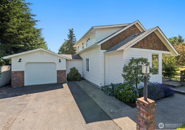 Photo 3 of Single family home for sale at 2118 Gallagher Rd, Centralia, WA 98531 | MLS# NWM2565713 | Listing updated on 2026-10-01