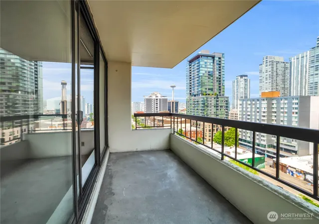 Photo 3 of Sale Pending at 2201 3rd Avenue #1205, Seattle, WA 98121 | MLS# NWM2565732 | Listing updated on 2026-09-25