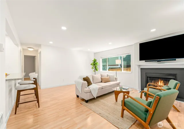 Photo 1 of Condo for sale at 555 Prospect St #1, Seattle, WA 98109 | MLS# NWM2565734 | Listing updated on 2026-09-23