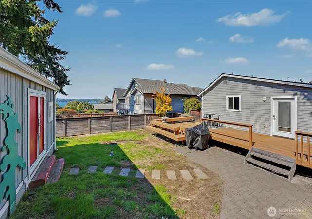 Photo 3 of Sale Pending at 805 N 31st Street, Renton, WA 98056 | MLS# NWM2565742 | Listing updated on 2026-09-25